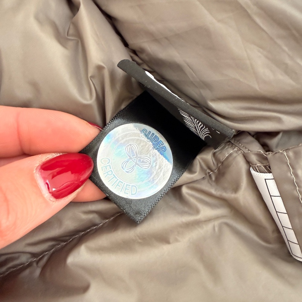 Aritzia The Super Puff Liquid Shine - Picture 8 of 14